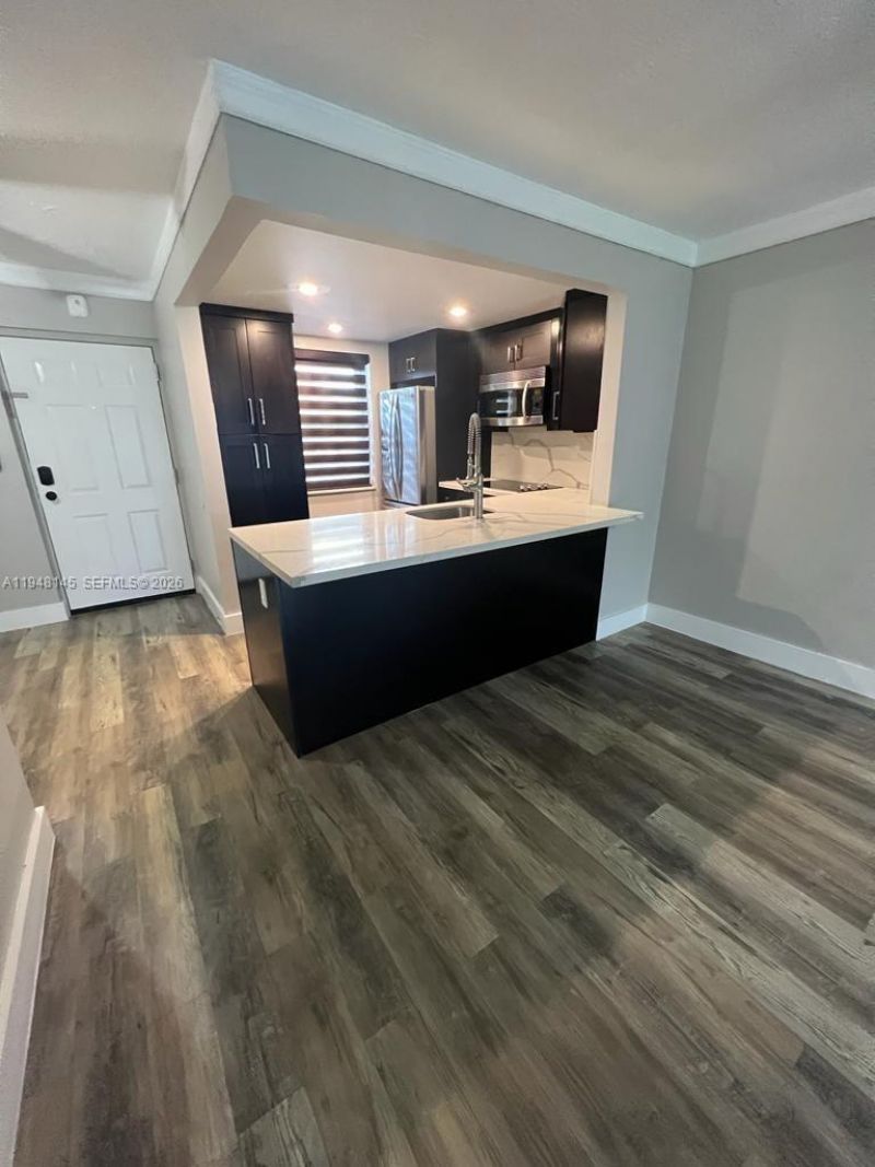 9440 Fontainebleau Blvd, Unit 213, Miami, FL 33172 Photo
