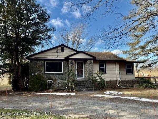 623 State Route 9j, Stuyvesant, NY 12173