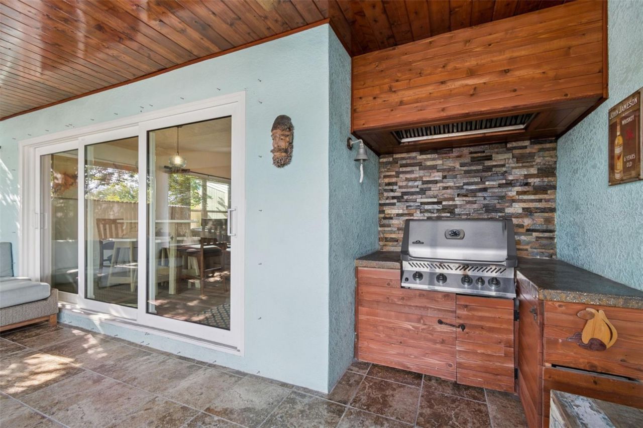 292 Sunlit Cove Drive Ne, Saint Petersburg, FL 33702 Photo