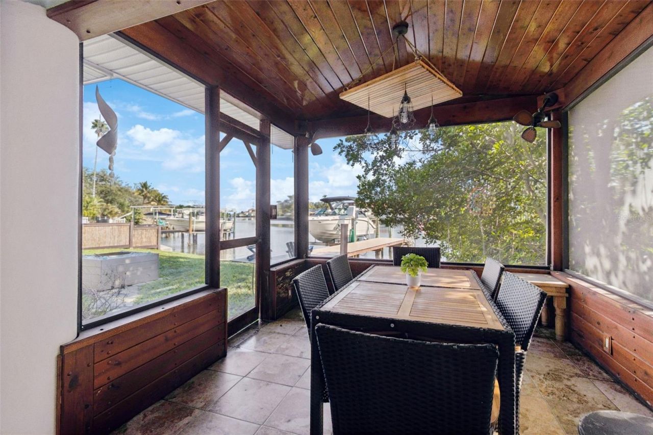 292 Sunlit Cove Drive Ne, Saint Petersburg, FL 33702 Photo