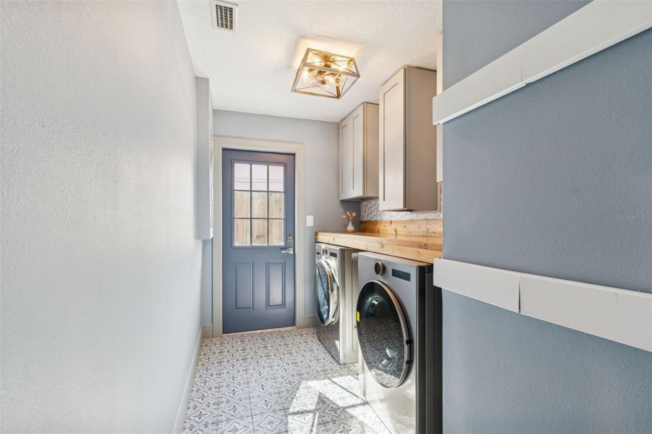 292 Sunlit Cove Drive Ne, Saint Petersburg, FL 33702 Photo