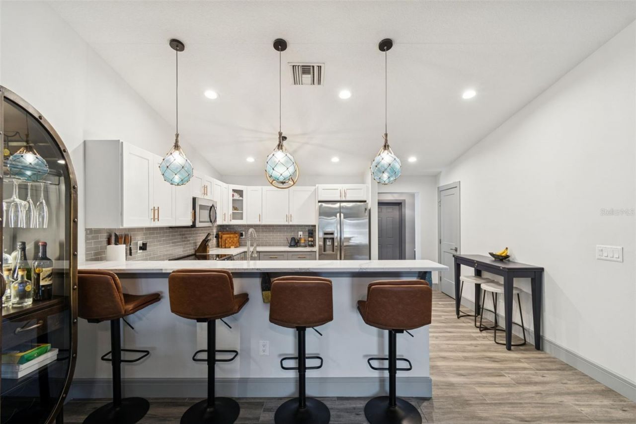 292 Sunlit Cove Drive Ne, Saint Petersburg, FL 33702 Photo