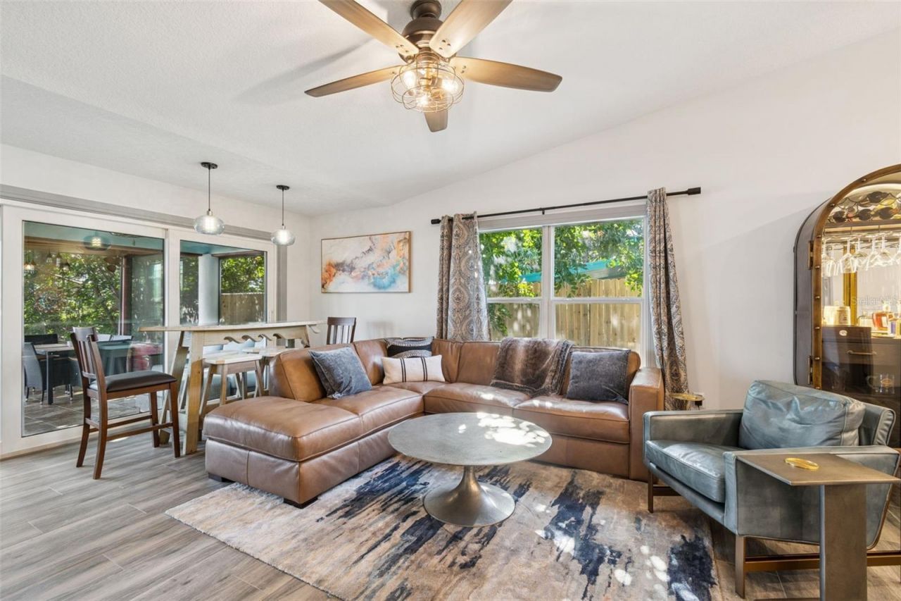 292 Sunlit Cove Drive Ne, Saint Petersburg, FL 33702 Photo