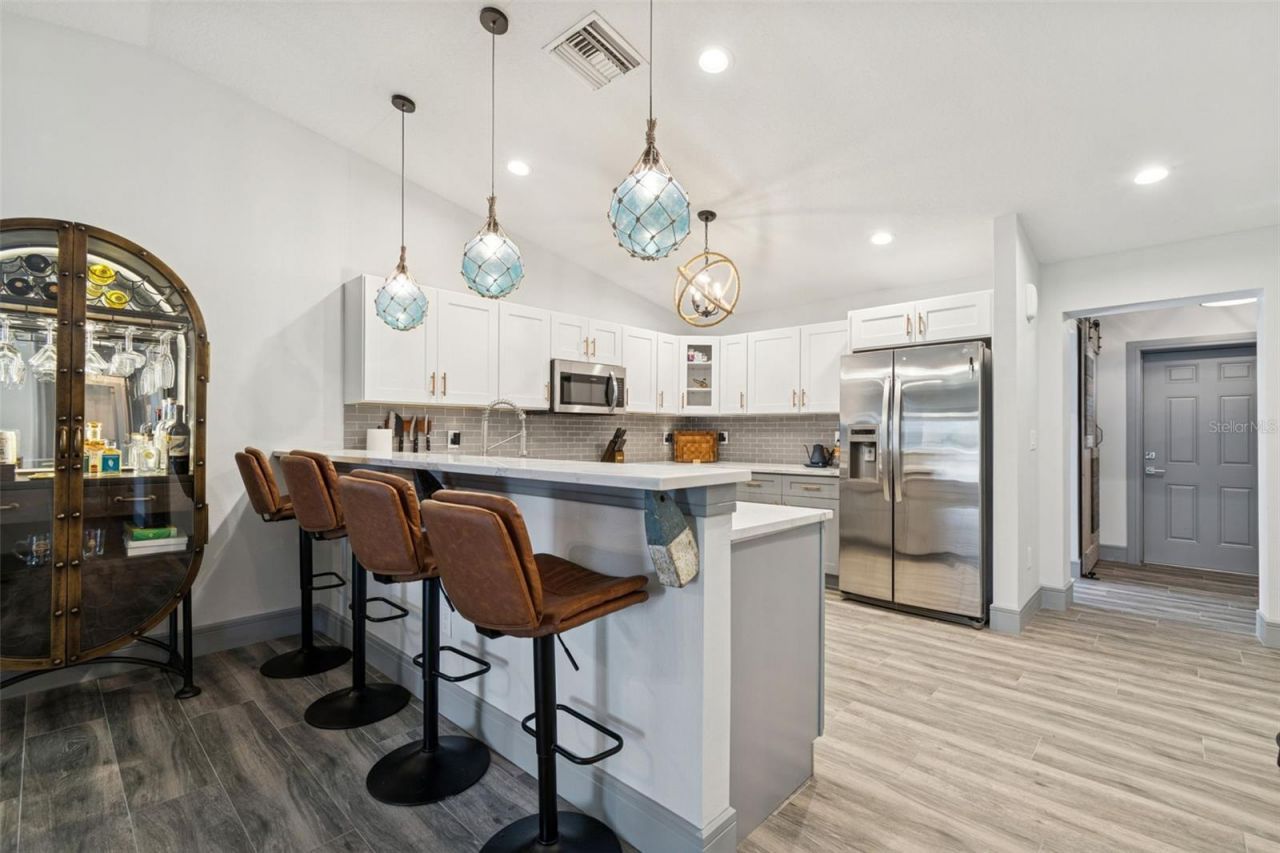 292 Sunlit Cove Drive Ne, Saint Petersburg, FL 33702 Photo