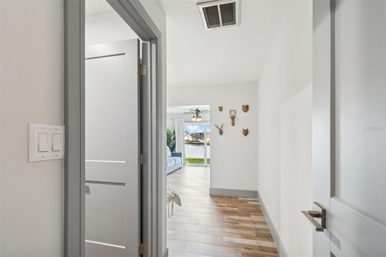 292 Sunlit Cove Drive Ne, Saint Petersburg, FL 33702 Photo