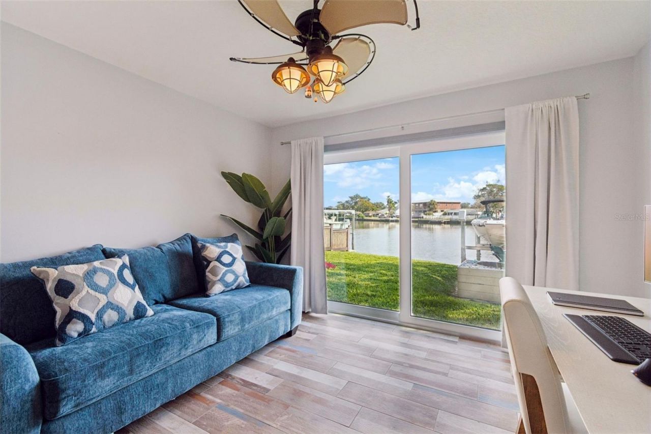 292 Sunlit Cove Drive Ne, Saint Petersburg, FL 33702 Photo