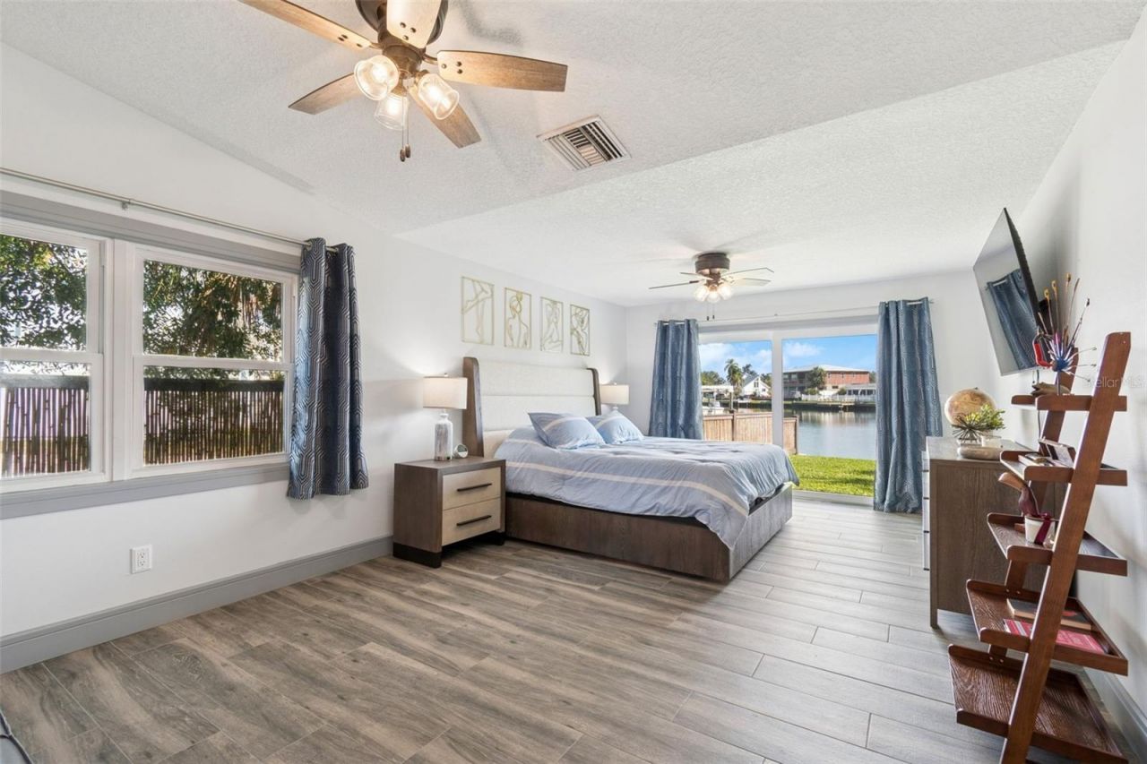 292 Sunlit Cove Drive Ne, Saint Petersburg, FL 33702 Photo