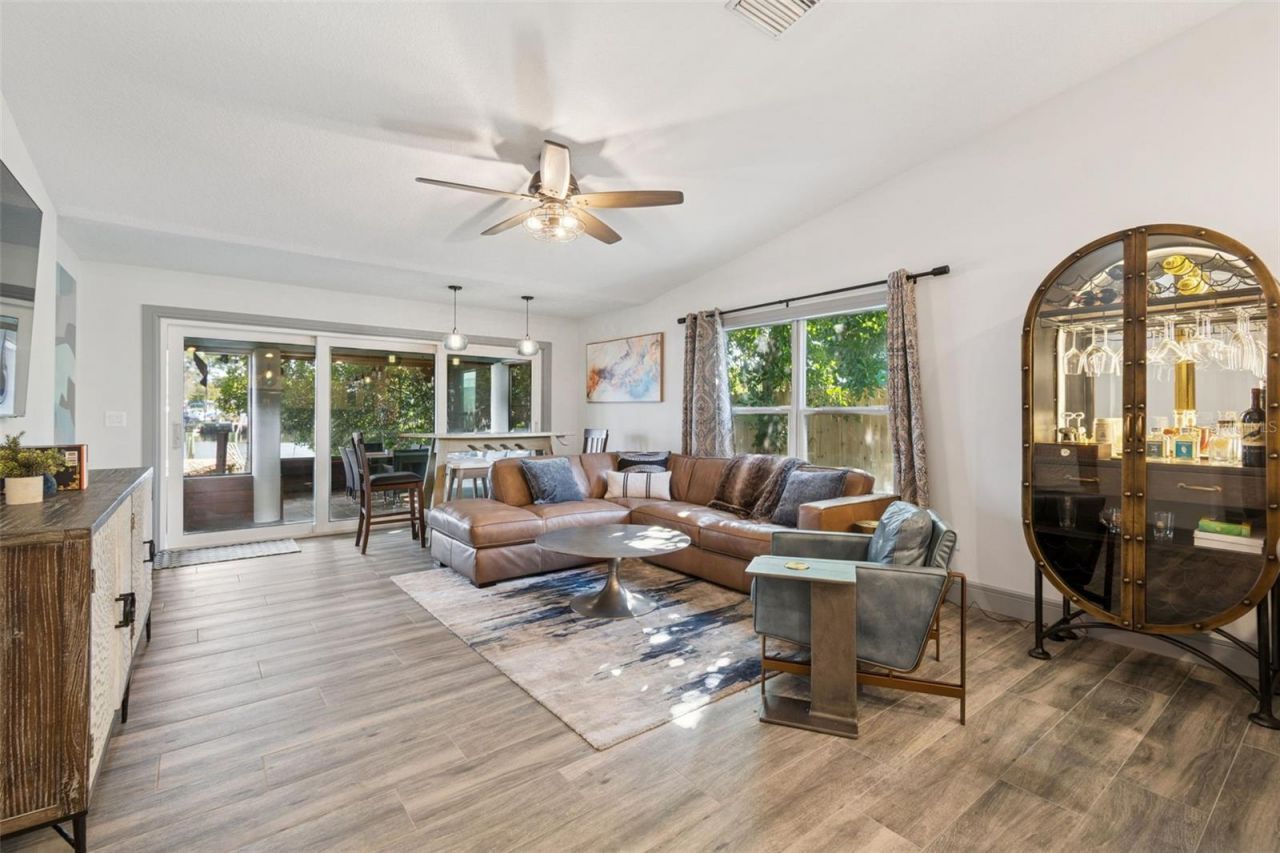 292 Sunlit Cove Drive Ne, Saint Petersburg, FL 33702 Photo