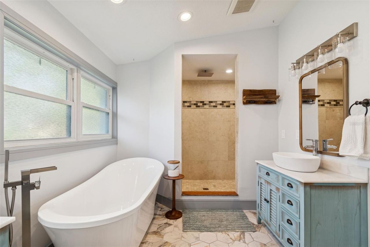 292 Sunlit Cove Drive Ne, Saint Petersburg, FL 33702 Photo