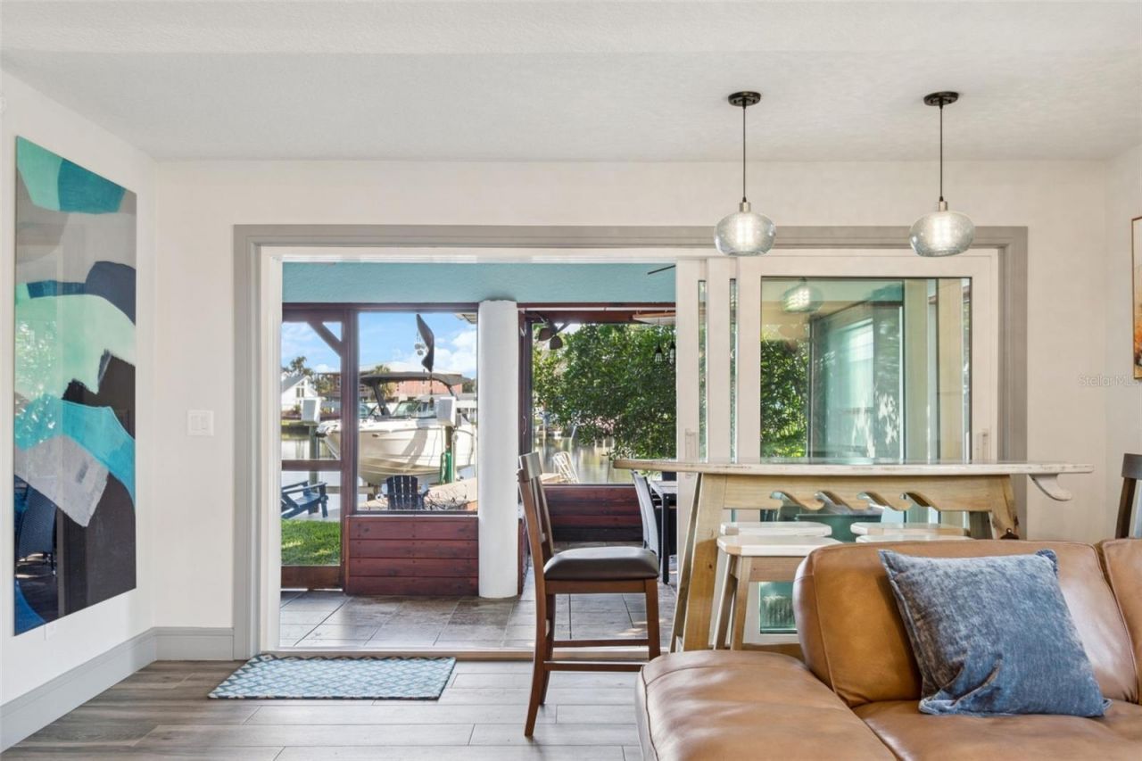 292 Sunlit Cove Drive Ne, Saint Petersburg, FL 33702 Photo