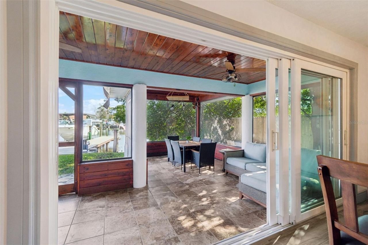 292 Sunlit Cove Drive Ne, Saint Petersburg, FL 33702 Photo