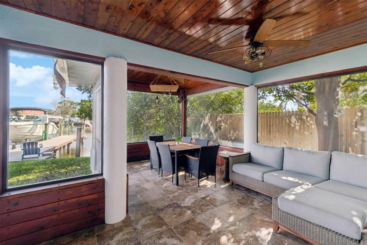 292 Sunlit Cove Drive Ne, Saint Petersburg, FL 33702 Photo