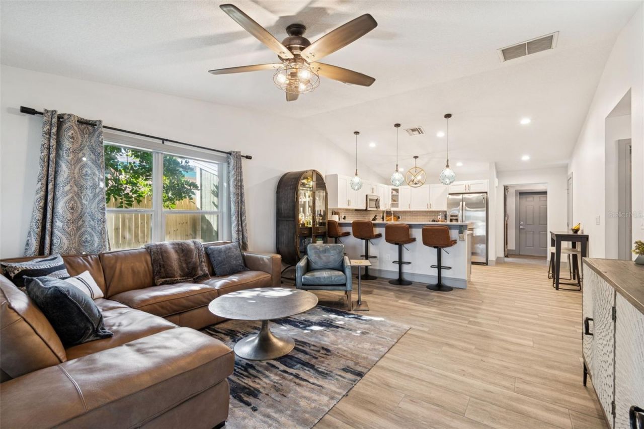 292 Sunlit Cove Drive Ne, Saint Petersburg, FL 33702 Photo