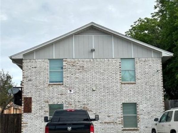 762 E Warrior Trail, Unit D, Grand Prairie, TX 75052