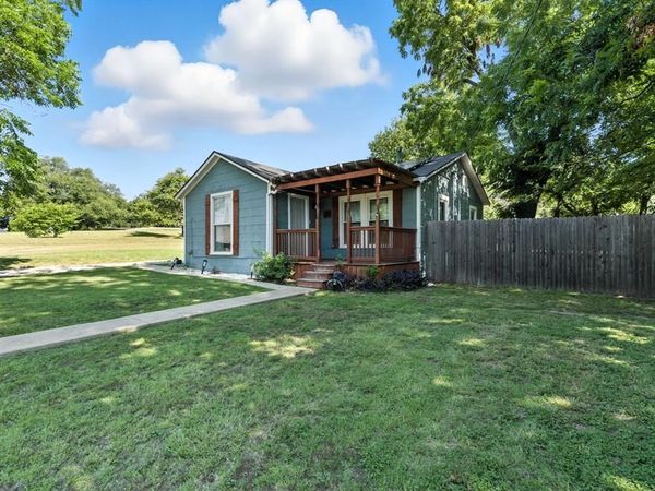 116 W 7th Street, Weatherford, TX 76086