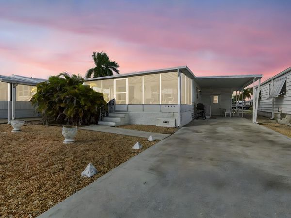 2851 W Marina Dr, Fort Lauderdale, FL 33312