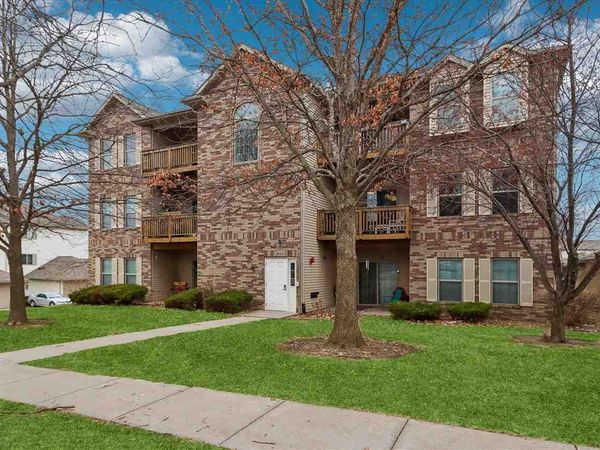 2853 Coral Ct, Unit 202, Coralville, IA 52241