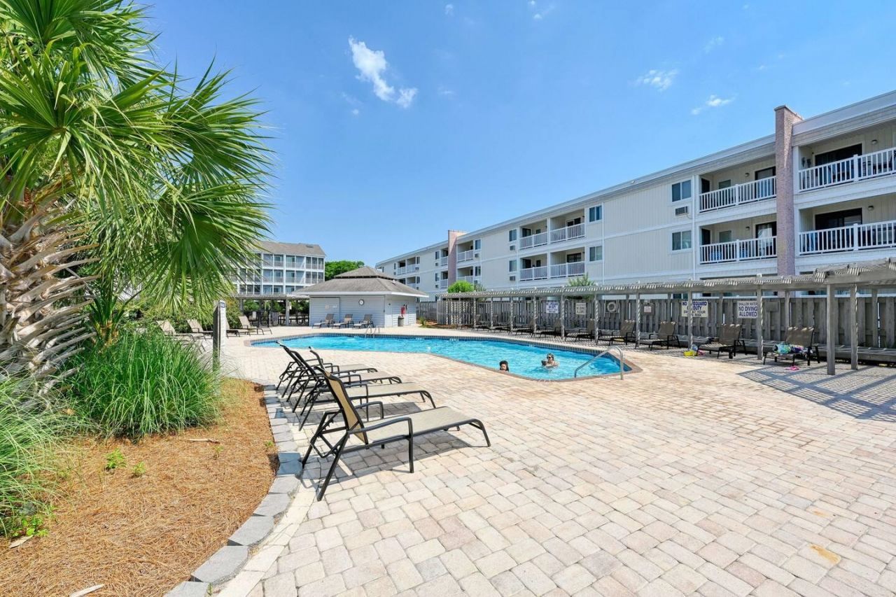 9581 Shore Dr. Photo 22