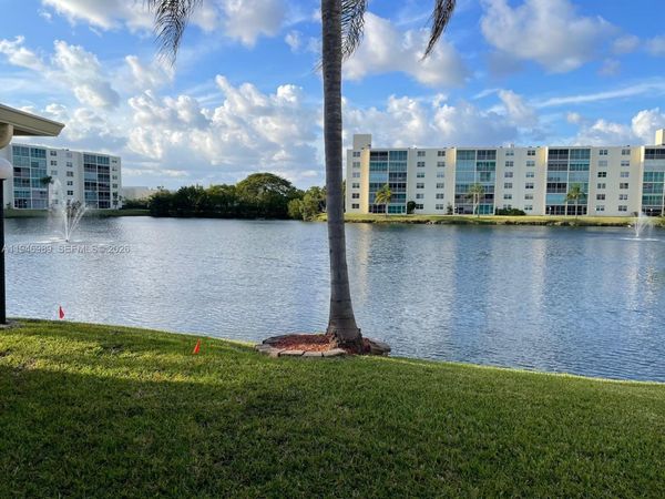 121 SE 3rd Ave, Unit 201, Dania Beach, FL 33004