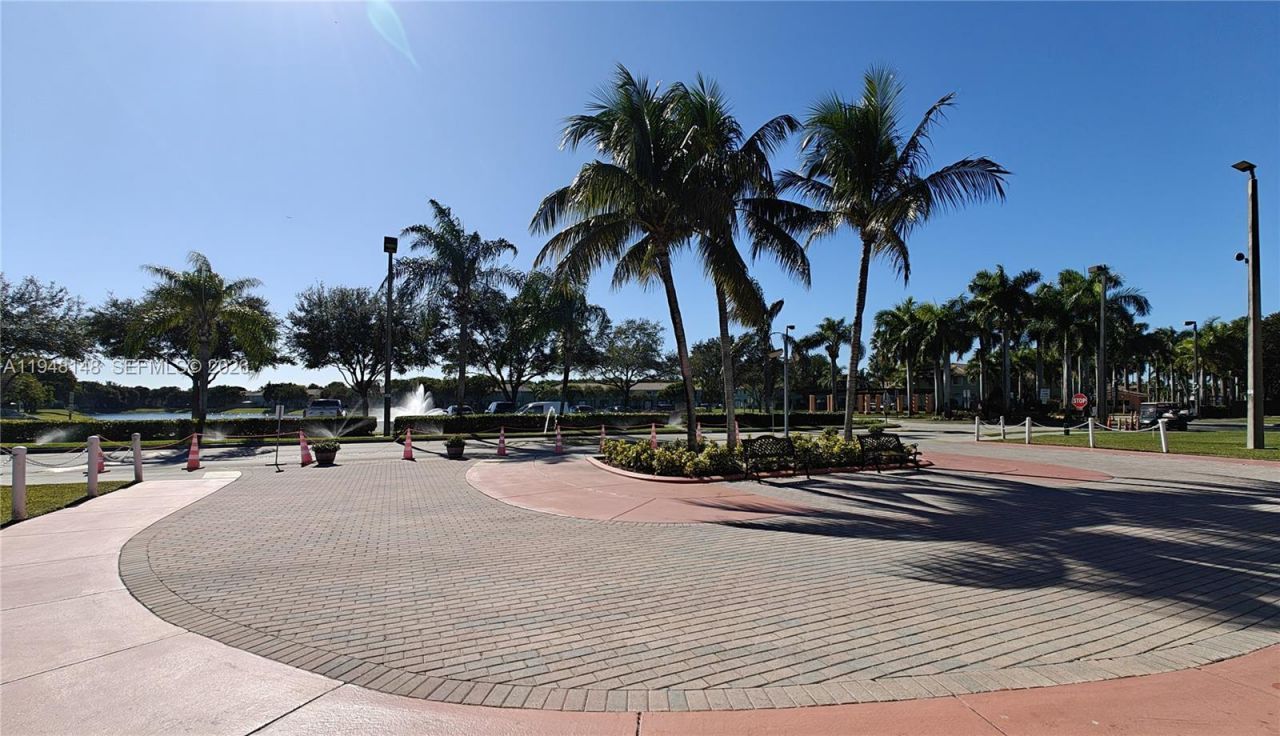 2637 SE 16th Ter, Unit 104, Homestead, FL 33035 Photo