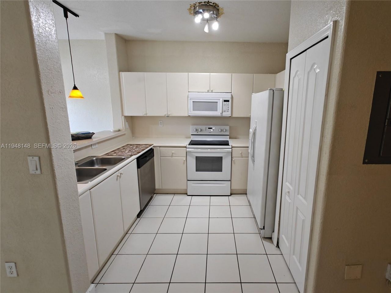 2637 SE 16th Ter, Unit 104, Homestead, FL 33035 Photo