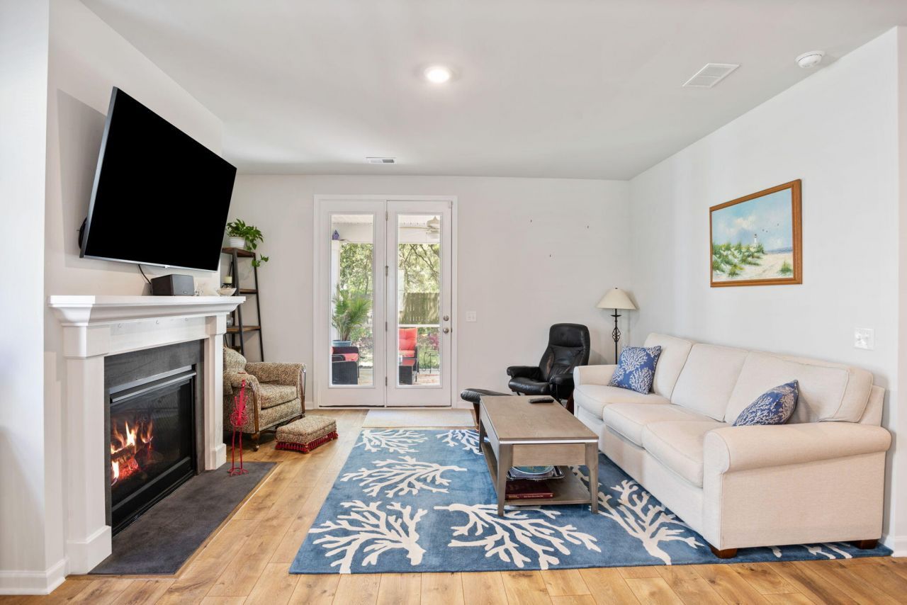 3830 Sawmill Court Photo 10