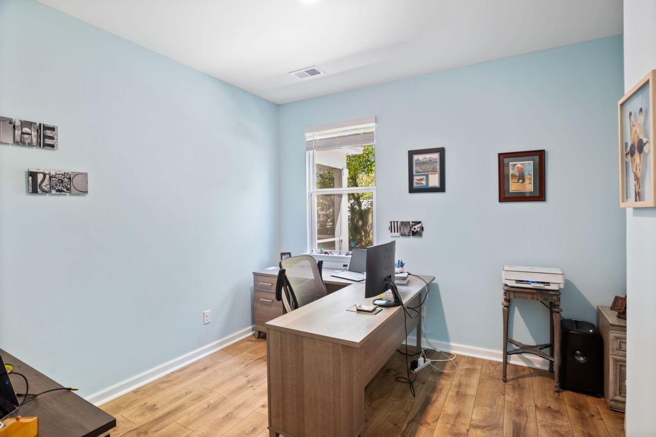 3830 Sawmill Court Photo 15