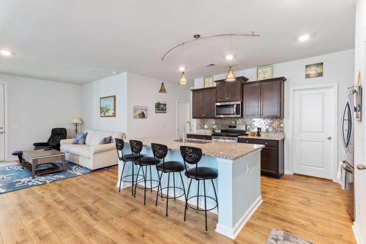 3830 Sawmill Court Photo 4