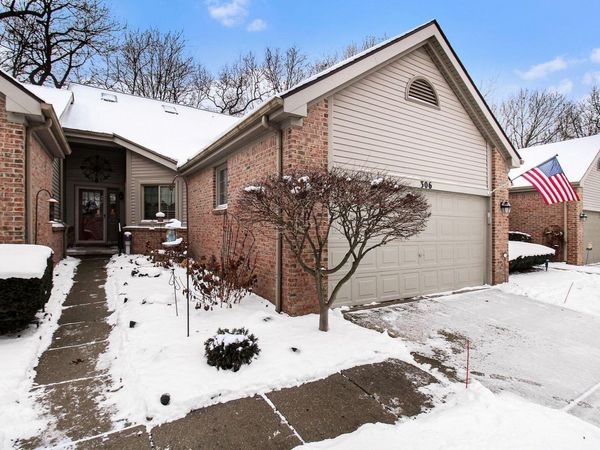 306 Pineknoll Court, Brighton, MI 48116