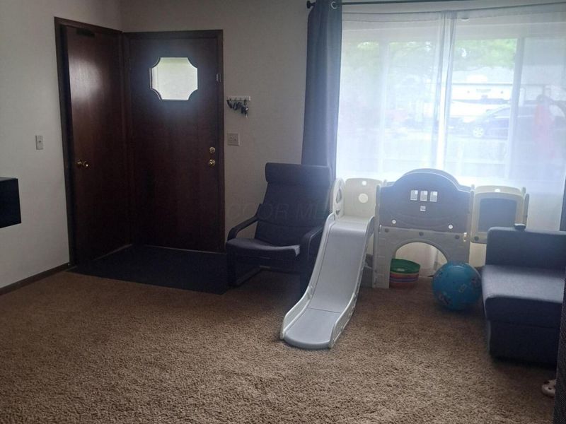 4818 Winterset Drive, Columbus, OH 43220 Photo 9