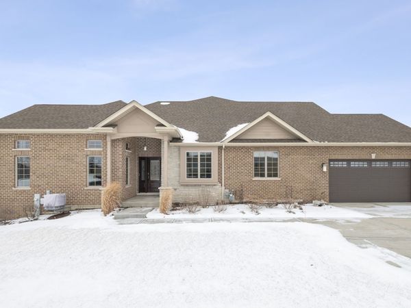 9175 Holland Harbor Circle, Frankfort, IL 60423