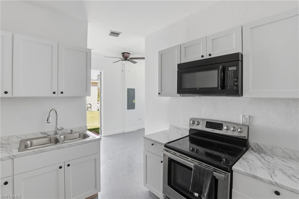2167 Della Dr, Naples, FL 34117 Photo
