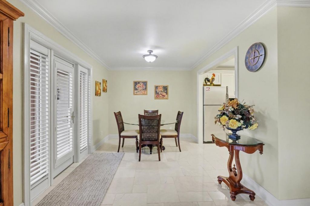 129 S Golfview Road, Unit 2, Lake Worth Beach, FL 33460 Photo