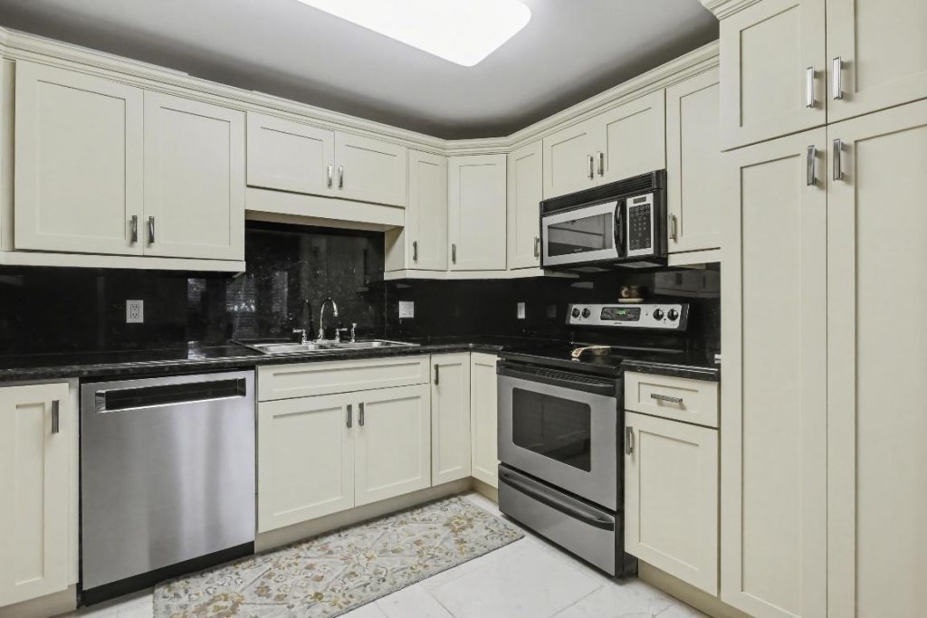 129 S Golfview Road, Unit 2, Lake Worth Beach, FL 33460 Photo