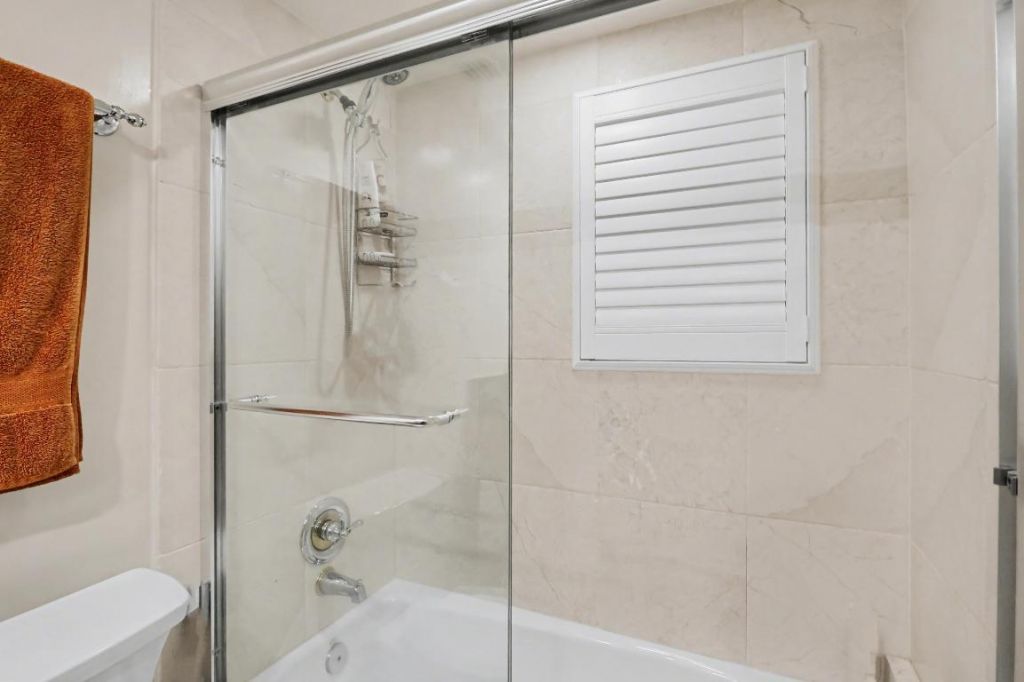 129 S Golfview Road, Unit 2, Lake Worth Beach, FL 33460 Photo