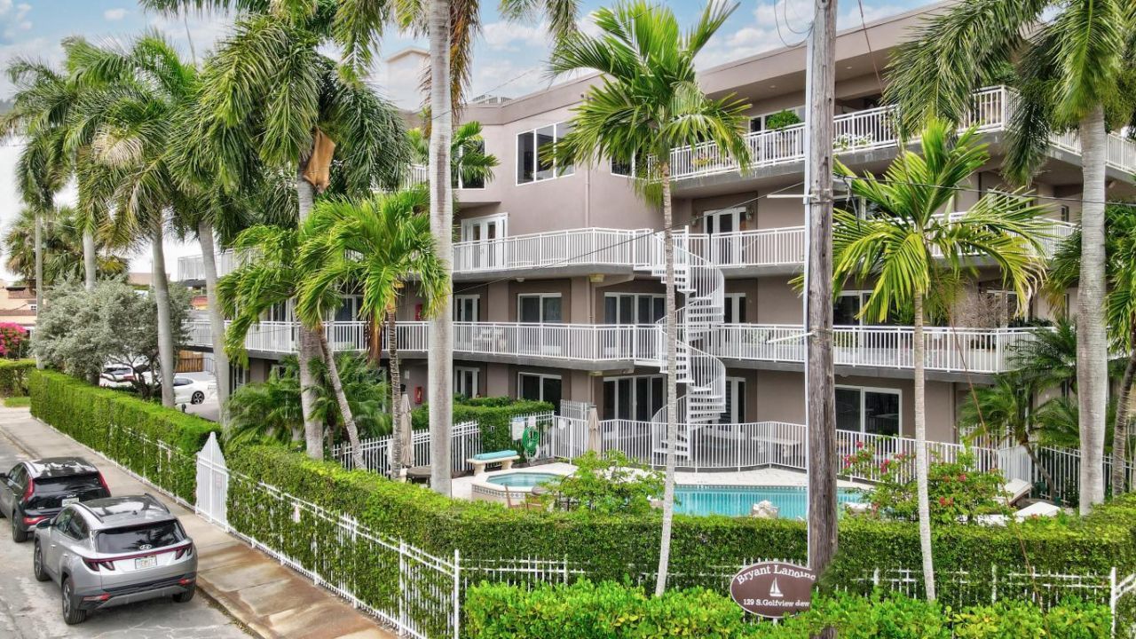 129 S Golfview Road, Unit 2, Lake Worth Beach, FL 33460 Photo