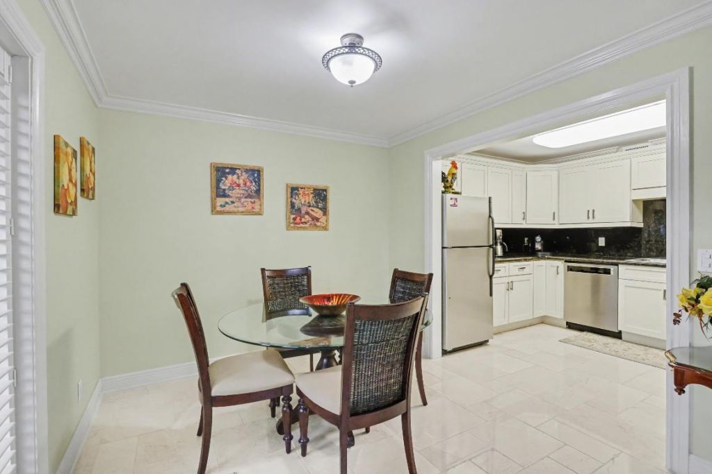 129 S Golfview Road, Unit 2, Lake Worth Beach, FL 33460 Photo