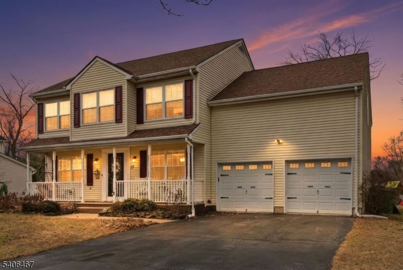 17 Frelinghuysen St, Belvidere, NJ 07823 Main Photo