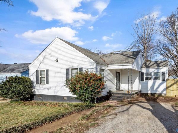 3916 SW Hawthorne Avenue, Huntsville, AL 35805