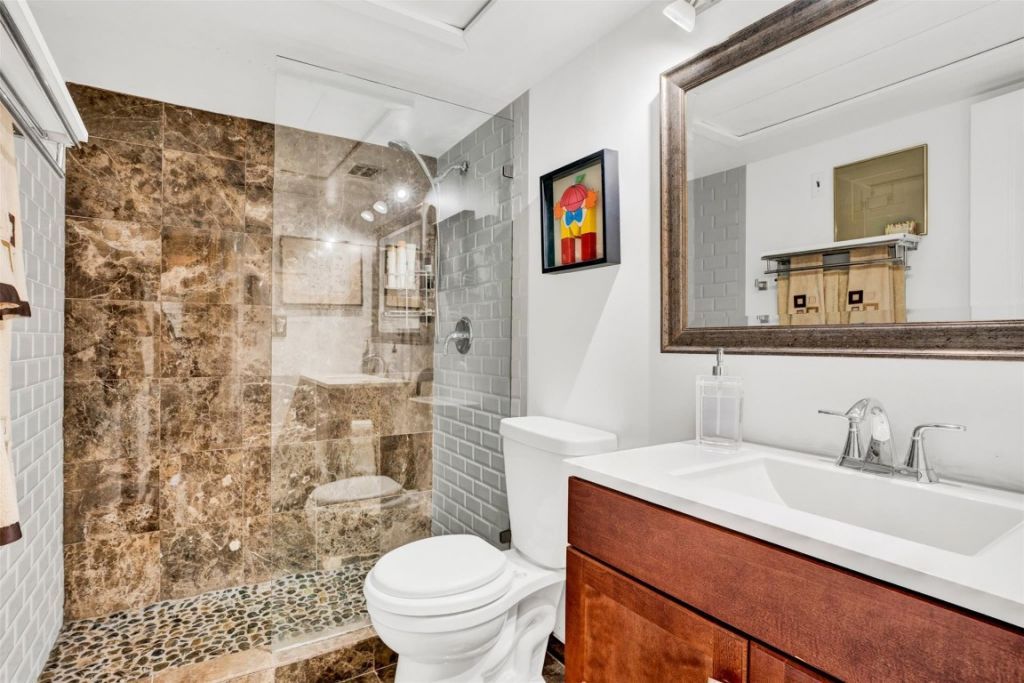 351 NE 19th Pl, Unit 203K, Wilton Manors, FL 33305 Photo