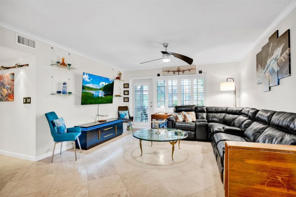 351 NE 19th Pl, Unit 203K, Wilton Manors, FL 33305 Photo