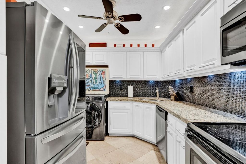 351 NE 19th Pl, Unit 203K, Wilton Manors, FL 33305 Photo