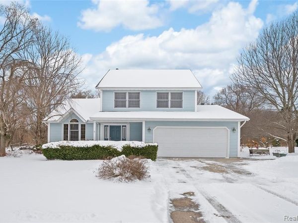 1928 Orchard Drive, Stevensville Vlg, MI 49127