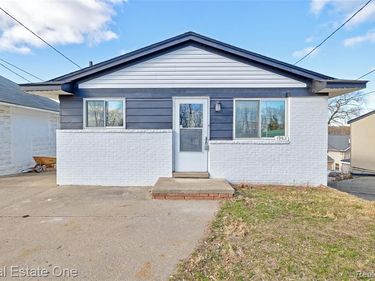 1982 S Ortonville Road, Brandon Twp, MI 48462