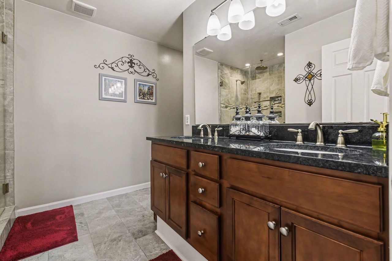 1106 Flyway Road Photo 16