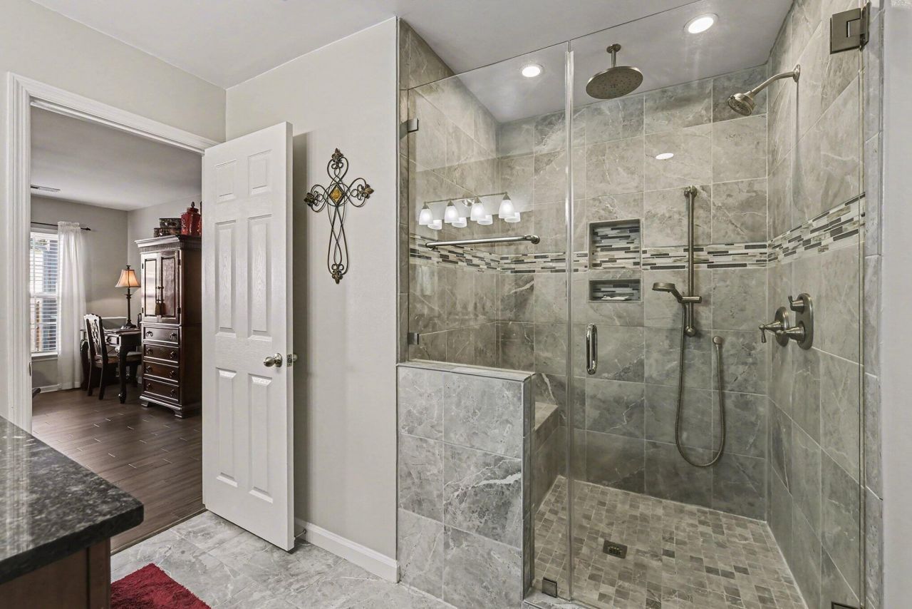 1106 Flyway Road Photo 17