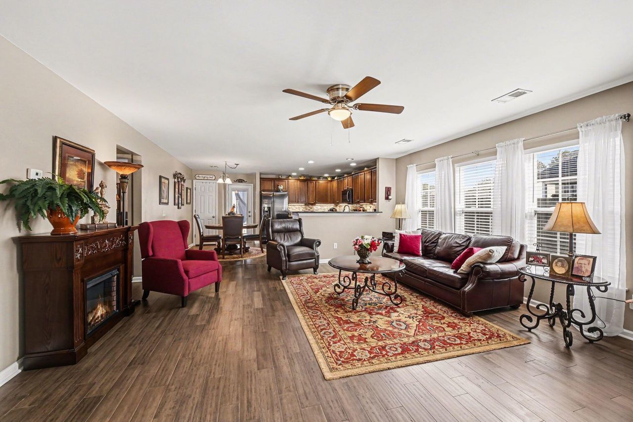 1106 Flyway Road Photo 8