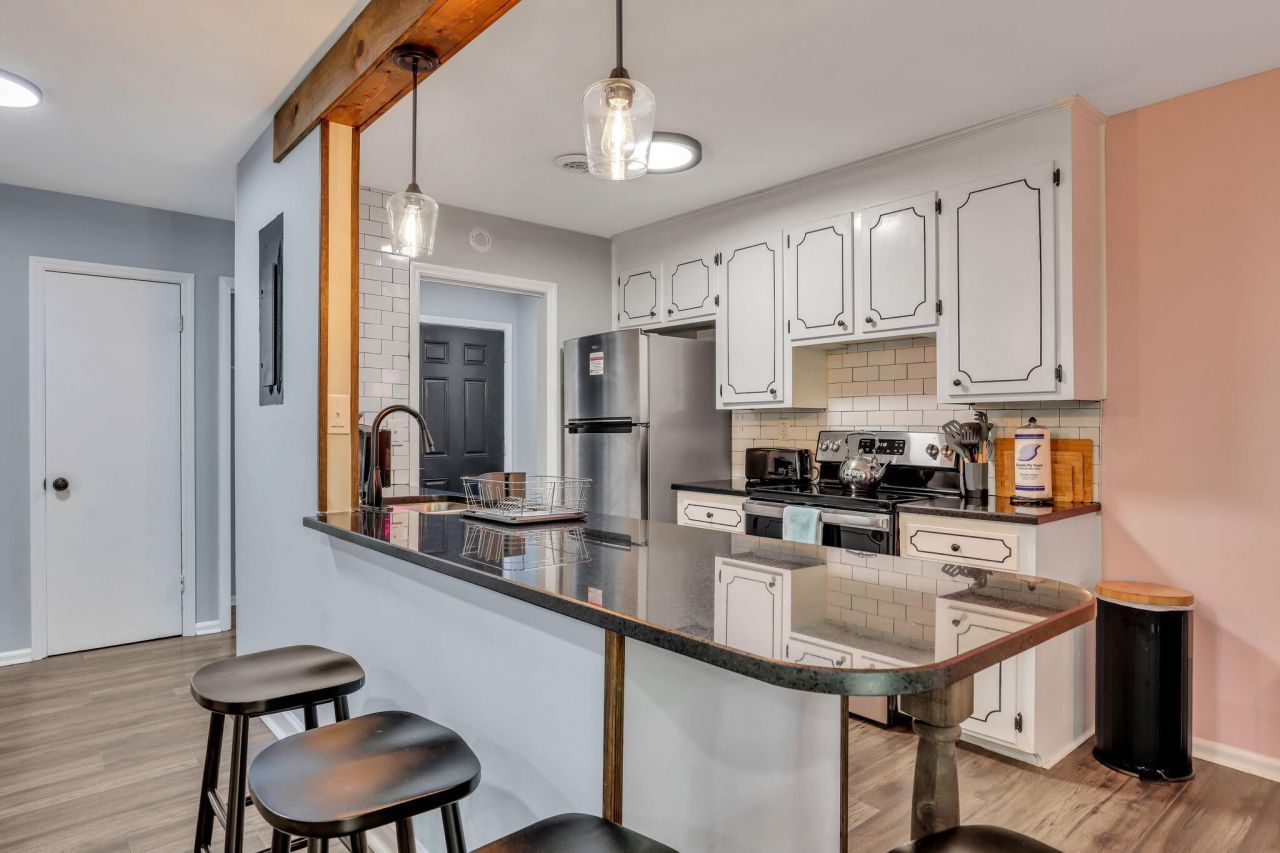 5006 Durant Avenue Photo 7