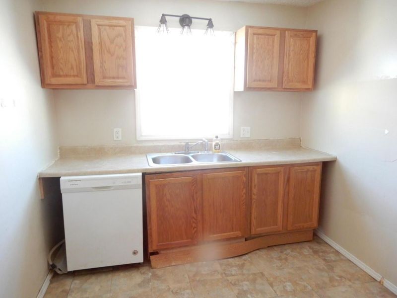 68 E Whitney Avenue, Shelby, OH 44875 Photo 3