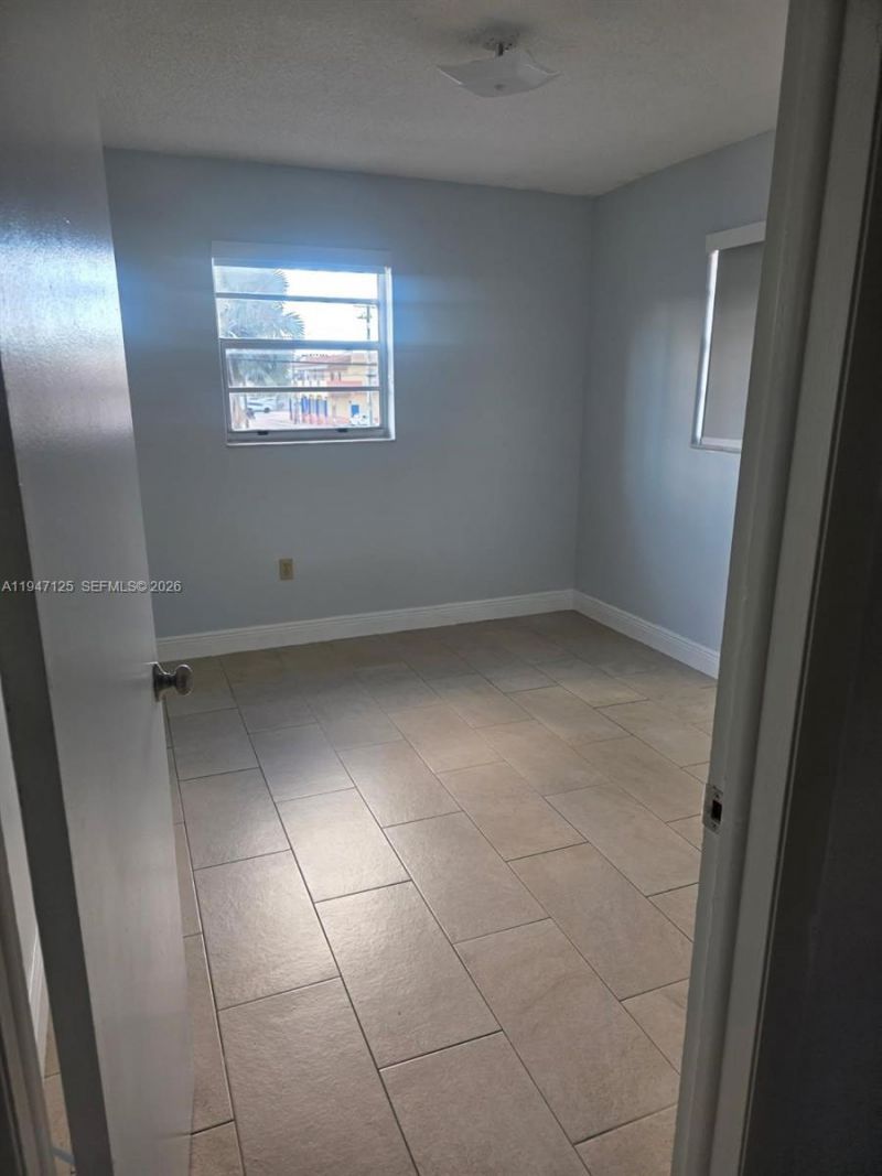 1575 NW 1st St , Unit 3, Miami, FL 33125 Photo